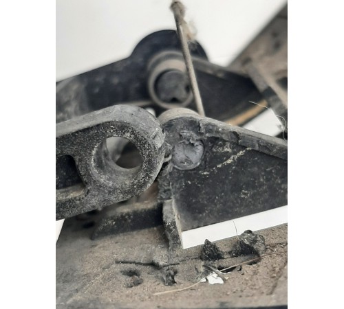 Крышка омывателя фар (левая)