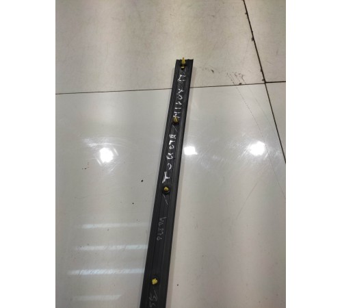 Уплотнитель боковой(правый)