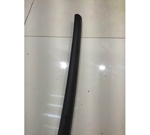 Уплотнитель боковой(правый)