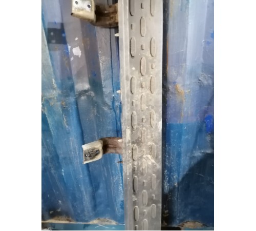 Подножка порога правая