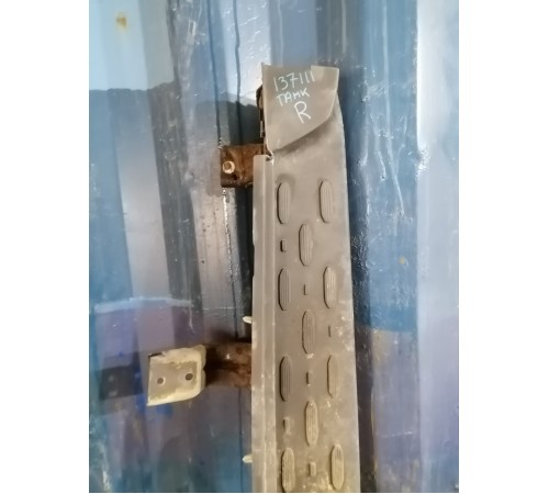 Подножка порога правая