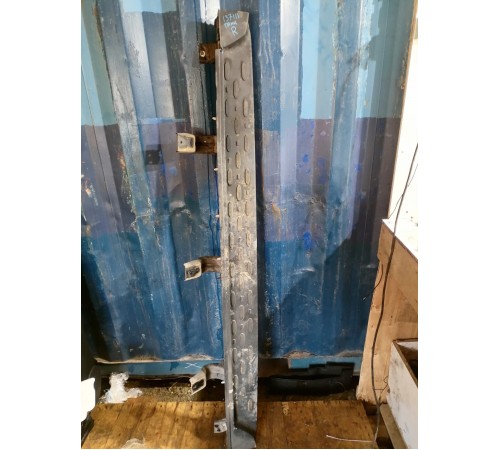 Подножка порога правая