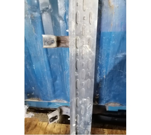 Подножка порога правая