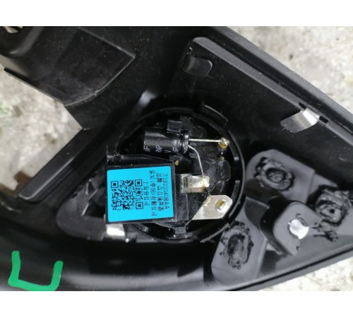 накладка на дверь уголок с пищалкой правая 