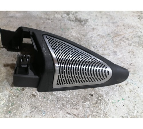 накладка на дверь уголок с пищалкой правая 