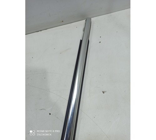 Уплотнитель стекла (передний правый наружный)