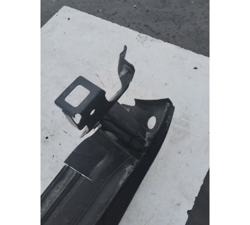 Усилитель бампера передний