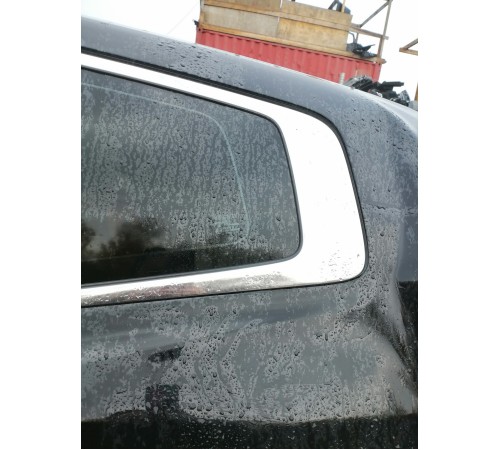 Стекло глухое левое , форточка