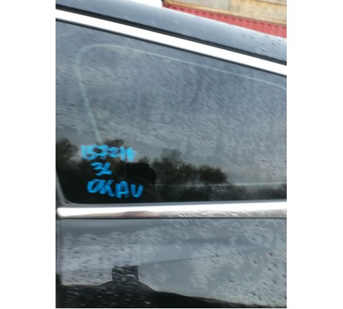 Стекло глухое левое , форточка