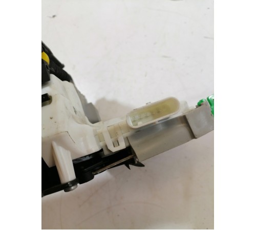 Замок двери задний правый