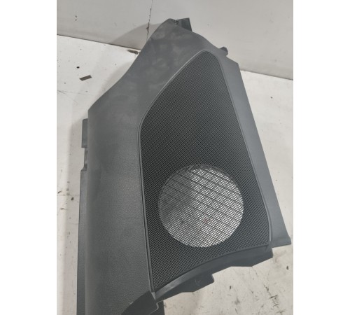 Обшивка багажника правая