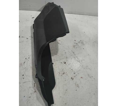 Обшивка багажника правая