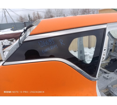 Глухое стекло заднее правое