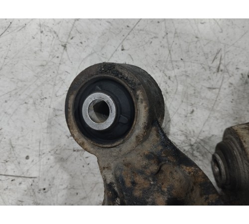 Кулак поворотный(задний правый)