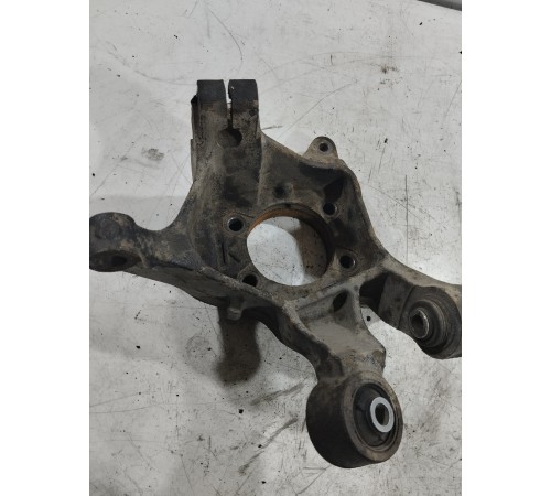 Кулак поворотный(задний правый)