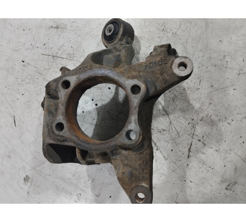 Кулак поворотный(задний правый)