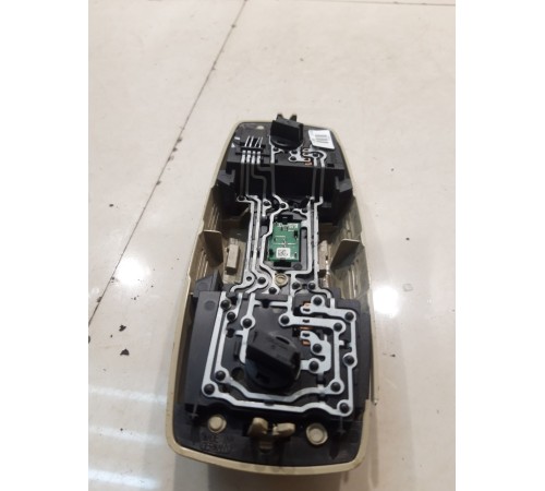 плафон салона средний