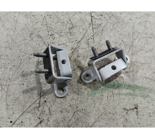 Петли крышки багажника