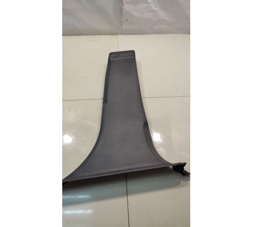 Обшика центральной стойки (правая)