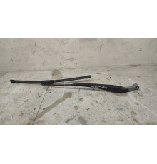 Поводок стеклоочистителя левый