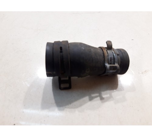 Патрубок системы охлаждения