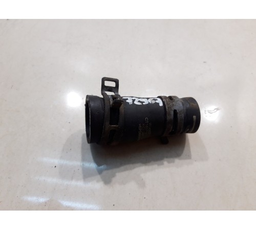 Патрубок системы охлаждения