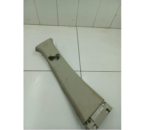 Обшивка центральной стойки правая верхняя