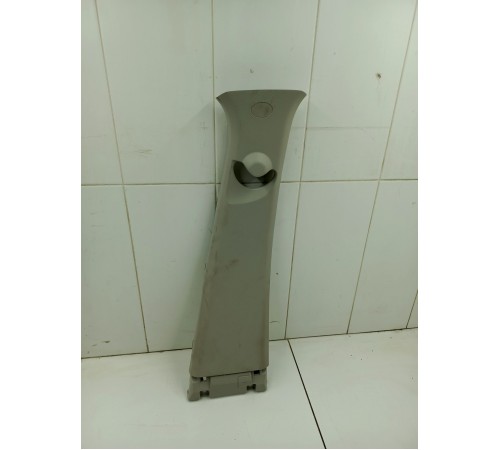 Обшивка центральной стойки правая верхняя