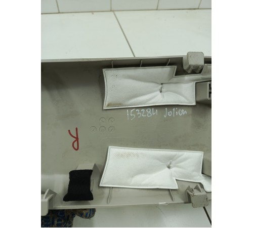 Обшивка центральной стойки правая верхняя