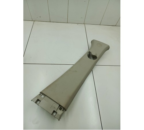 Обшивка центральной стойки правая верхняя