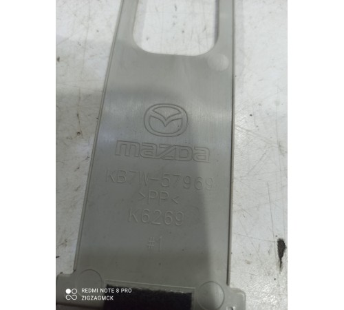 Накладка обшивки центральной стойки левая