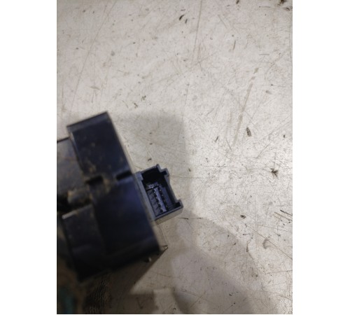 Блок управления стеклоподъемниками (передний левый)