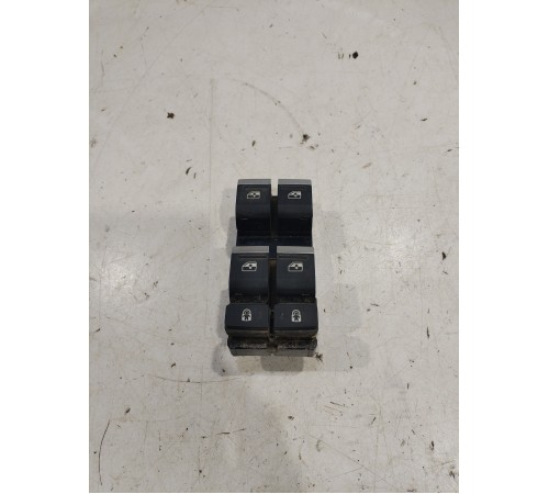 Блок управления стеклоподъемниками (передний левый)