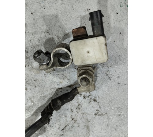 Клемма аккумулятора