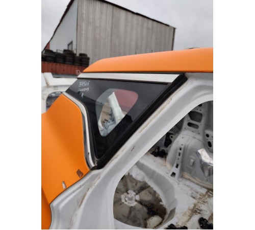 Глухое стекло заднее правое