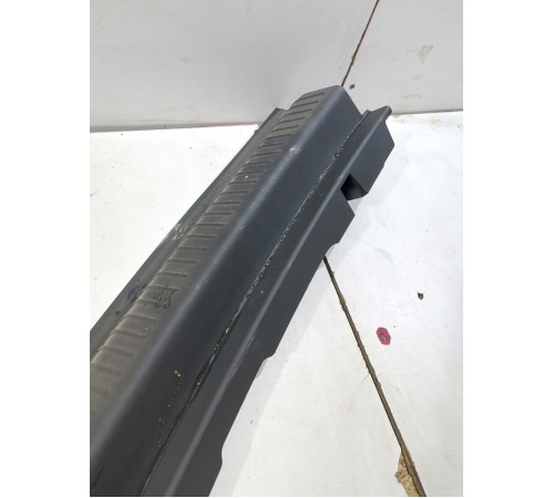 Обшивка панели багажника