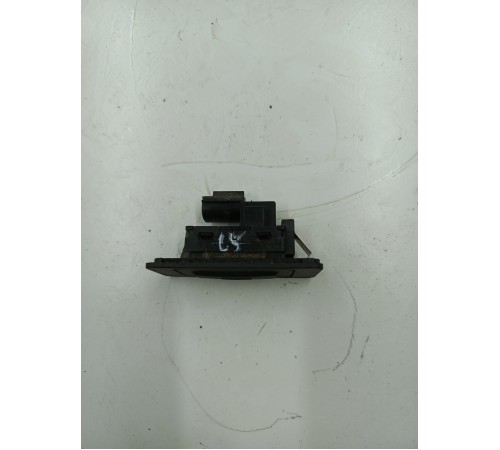 Кнопка открывания багажника