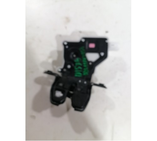 Замок крышки двери багажника