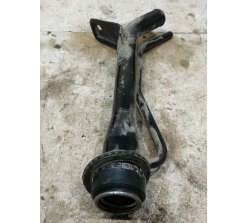 Горловина топливного бака