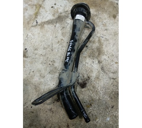 Горловина топливного бака