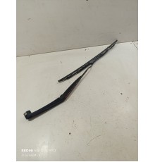 Поводок стеклоочистителя левый