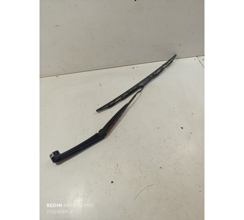 Поводок стеклоочистителя левый