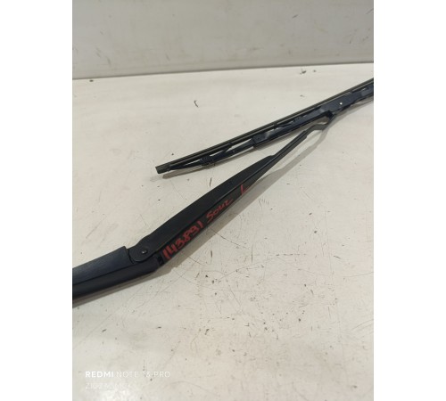 Поводок стеклоочистителя левый