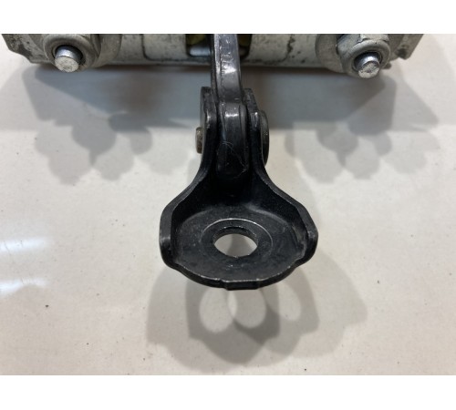 Ограничитель двери (задний, правый)