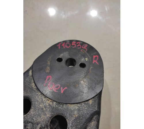 Кронштейн опоры двигателя правый