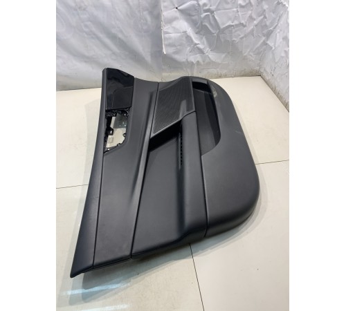 Обшивка двери (передняя, левая)