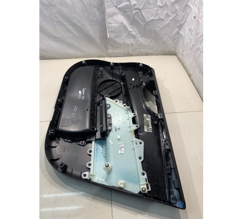 Обшивка двери (передняя, левая)