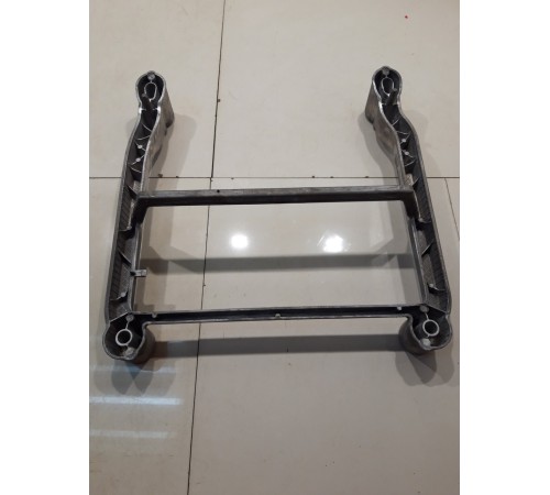 Кронштейн сиденья (передний, правый)