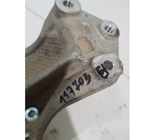 Кулак поворотный задний правый