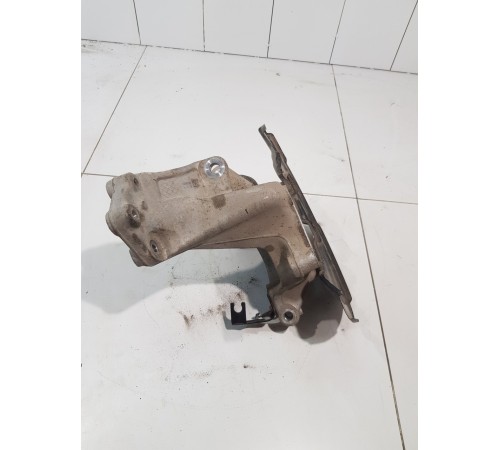 Кулак поворотный задний правый